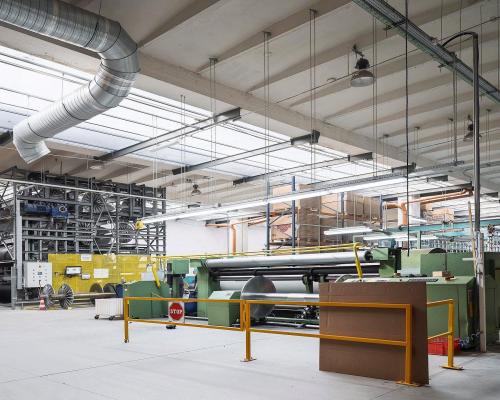 Teofilów - hala 5640 m2 z biurami 470 m2, parter