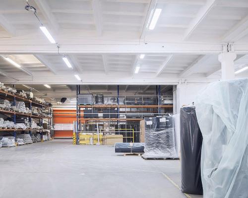 Teofilów - hala 5640 m2 z biurami 470 m2, parter