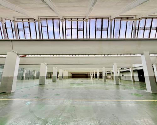 Górna - hala na parterze 3080 m2 ul. Senatorska