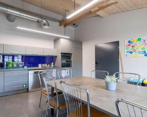 Górna - lokal biurowy o pow. 128 m2 ul. Skrzywana