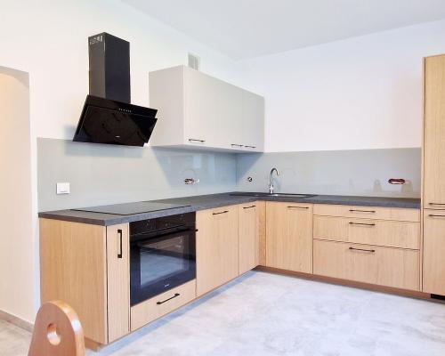 Julianów - dom o pow. 225 m2 garaż ul. Bema