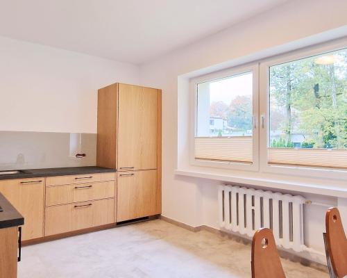 Julianów - dom o pow. 225 m2 garaż ul. Bema