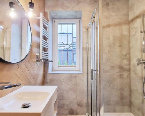 Julianów - dom o pow. 225 m2 garaż ul. Bema