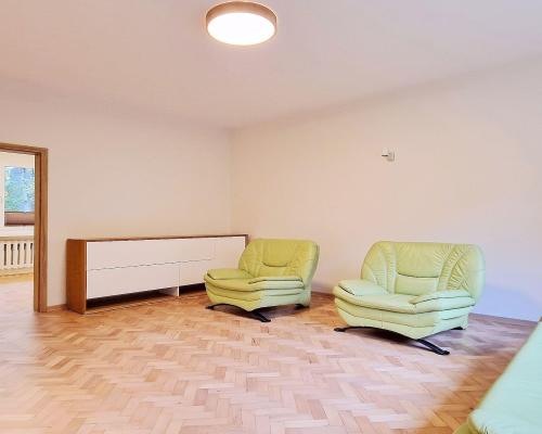 Julianów - dom o pow. 225 m2 garaż ul. Bema