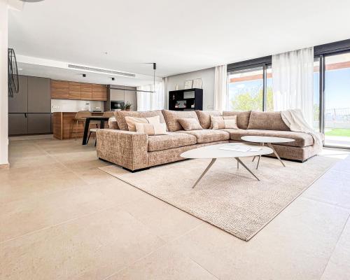 NOWY PROJEKT DOMÓW Z WIDOKIEM NA MORZE W POLOP