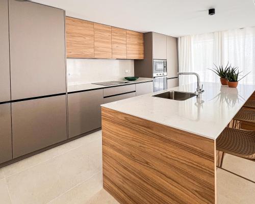 NOWY PROJEKT DOMÓW Z WIDOKIEM NA MORZE W POLOP