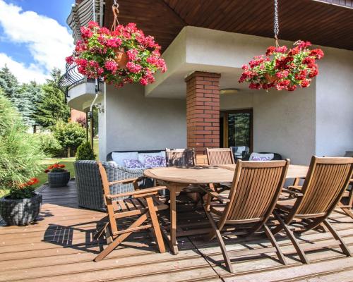 PIĘKNY DOM NA SPRZEDAŻ W SPOKOJNEJ OKOLICY