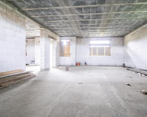 Dom wolnostojący w stanie surowym otwartym