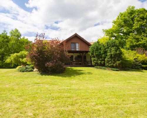 Dom wolnostojący, działka 0,5 Ha