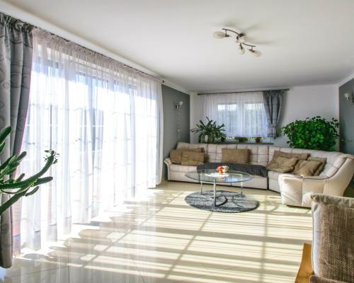 Urokliwy dom wolnostojący w miejscowości Krzyżowa