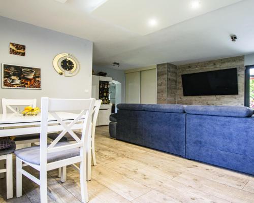 DOM Z BAJKOWYM OGRODEM – TYLKO U NAS! 🏡