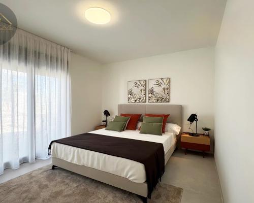 Nowa willa z basenem w Roldán