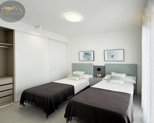 Nowa willa z basenem w Roldán