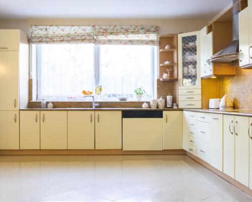 Duży dom wolnostojący / blisko Zalewu