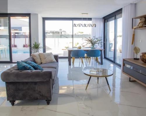 Nowoczesny dom z basenem