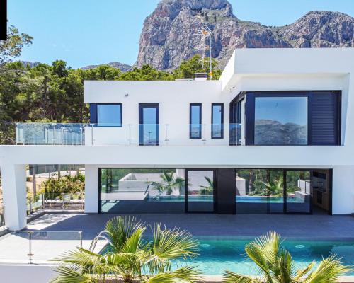 Wille z górach z widokiem na morze