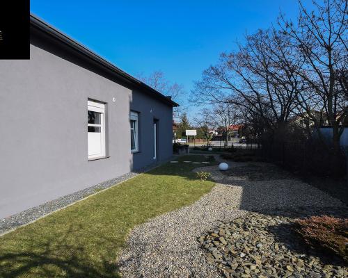 Budynek wolnostojący 184m2 z parkingkiem