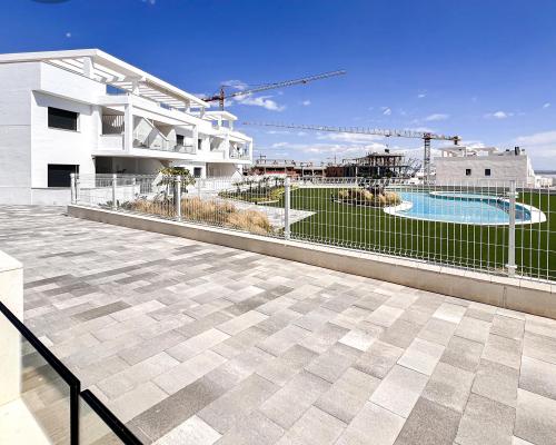 MIESZKANIA W NOWOCZESNYM KOMPLEKSIE W TORREVIEJA