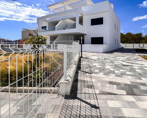 MIESZKANIA W NOWOCZESNYM KOMPLEKSIE W TORREVIEJA