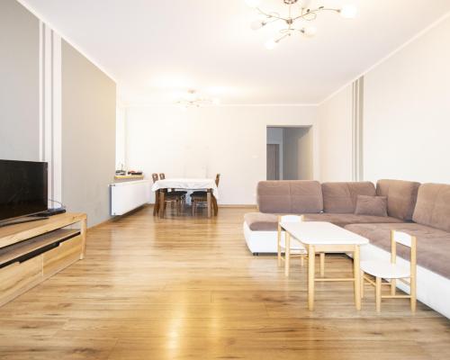 Mieszkanie 174m2 z balkonem 4 pokoje 2 łazienki