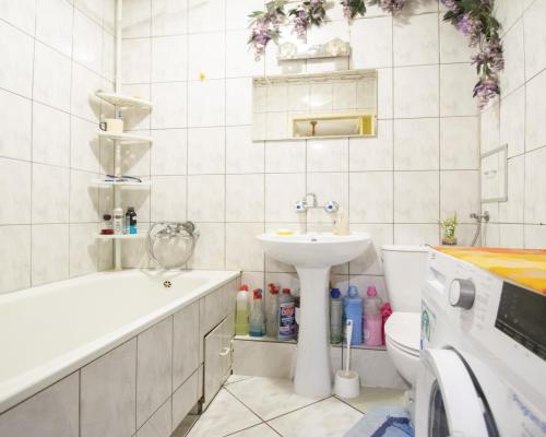 2pokojowe mieszkanie na Osiedlu Młodych z balkonem