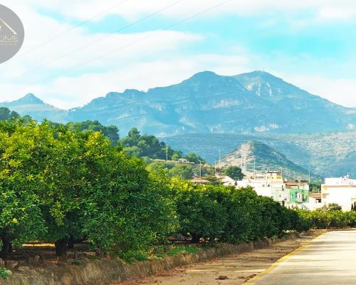 Penthouse z widokiem na góry i morze w Gandii