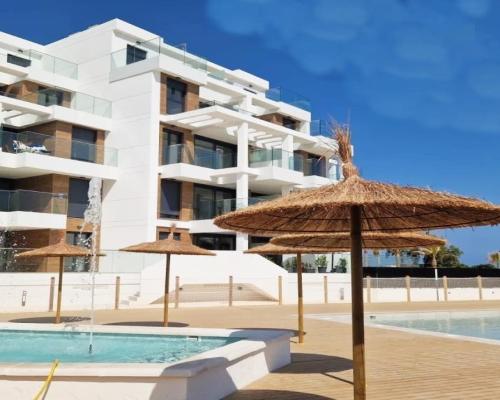 APARTAMENTY W PIERWSZEJ LINI DO MORZA W DENIA
