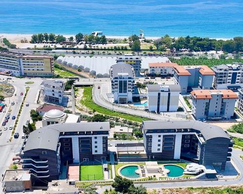 Twój drugi dom nad morzem – duży taras i 3 baseny