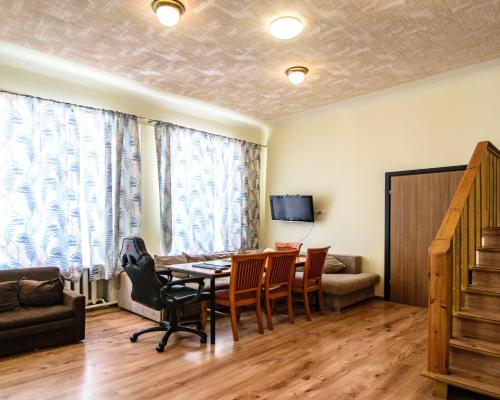 4 POKOJE/85M2/PARTER/BLISKO CENTRUM