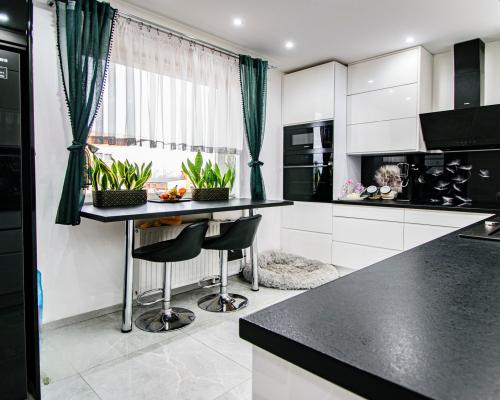 3 POKOJE Z BALKONEM I KLIMATYZACJĄ - NOWY ZAWISZÓW