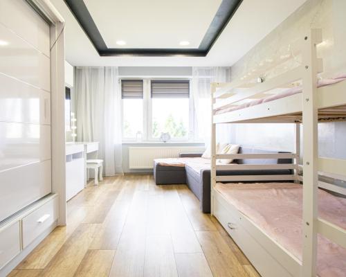 2 pokoje, 48m2 z balkonem, 1 piętro