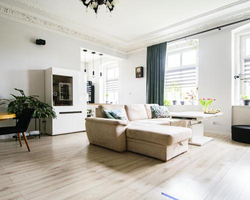 2 POKOJE/ 70,6M2/ PARTER