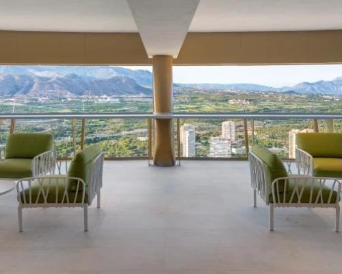 Zamieszkaj w wieżowcu Intempo