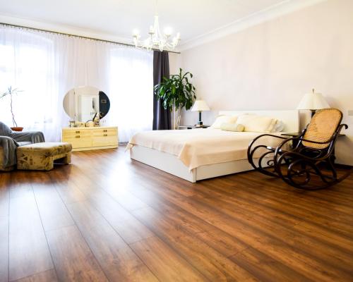 136m2, 4 pokoje, I piętro, 2 balkony