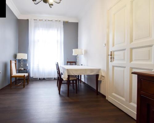 136m2, 4 pokoje, I piętro, 2 balkony