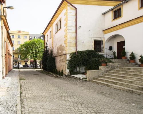 Zamek Świdnicki - zespół poklasztorny na sprzedaż