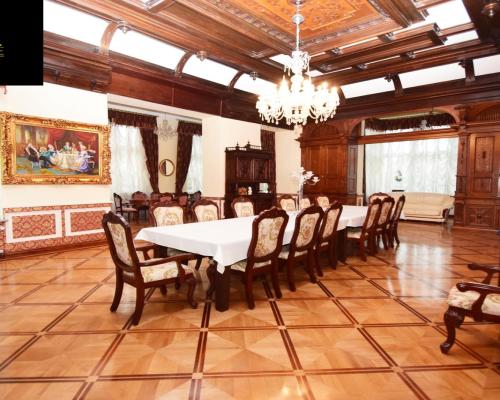 Odrestaurowany Pałac na sprzedaż