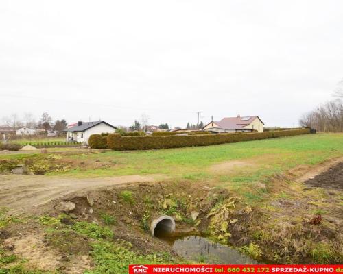 Działka budowlana (WZ) wszystkie media.