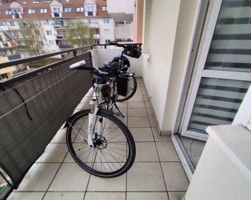 Duża kawalerka z balkonem -do wynajmu
