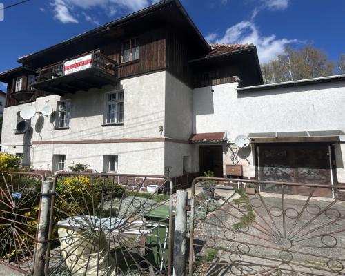 Piętro domu z ogrodem i widokiem na Karkonosze