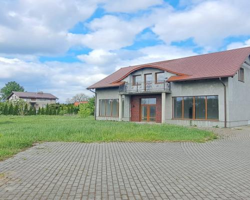 Duży budynek, ogromny potencjał, piękna działka