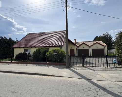 Piękny dom na kameralnym osiedlu | 1004 m² działki