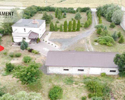 Przestronny dom z dużym ogrodem i własnym stawem