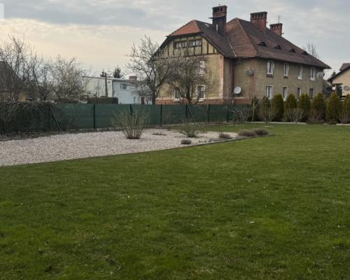 Wyjątkowa część kamienicy z dużym ogrodem - jak dm