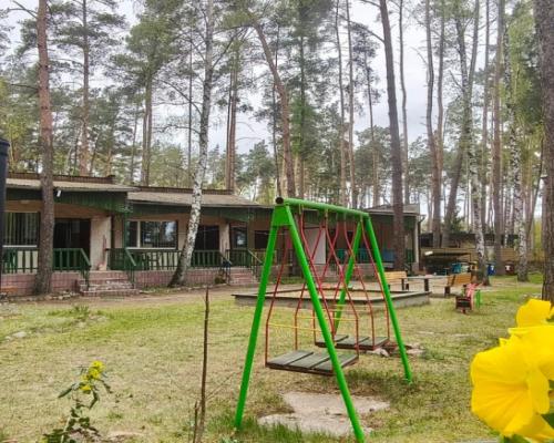 Ośrodek wypoczynkowy przy jeziorze