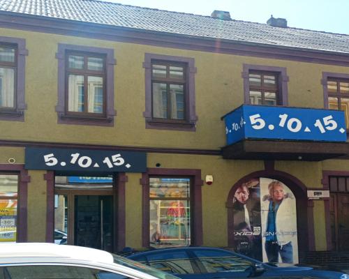 ODNOWIONA KAMIENICA W CENTRUM ŚWIECIA
