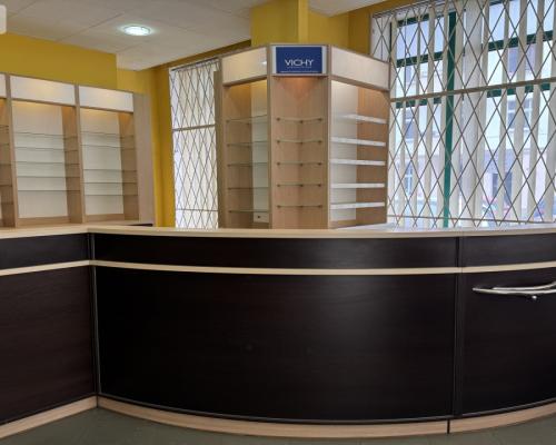 Duży lokal z witryną przy Ogrodzie Botanicznym