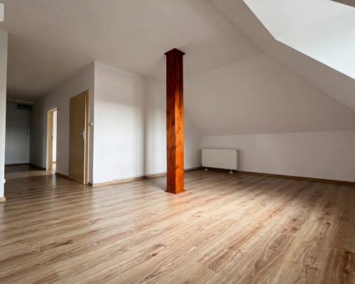 * Ustawna kawalerka 36,7m2 z dużą kuchnią