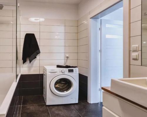 Apartamentowiec 3 pokoje II p balkon ul. Dworcowa