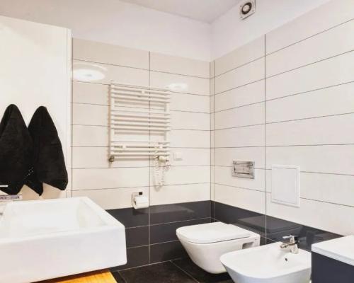 Apartamentowiec 3 pokoje II p balkon ul. Dworcowa